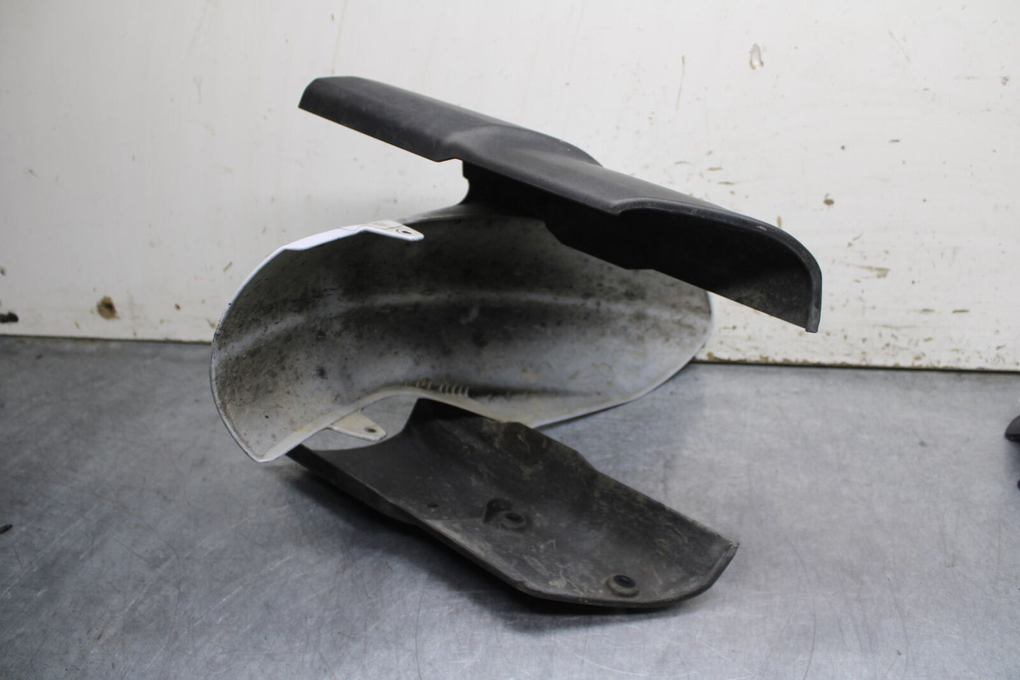 12-13 KAWASAKI Z1000 FRONT WHEEL FENDER COWL FAIRING BB743