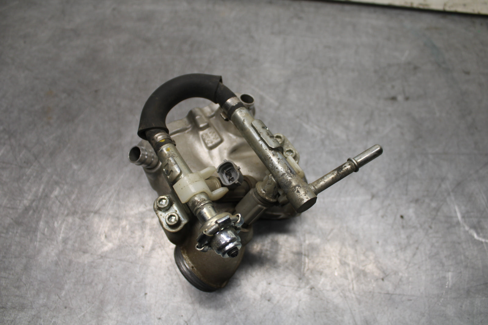 14-15 YAMAHA V STAR 1300 XVS1300CT TOURER AIR INTAKE MANIFOLD BB722