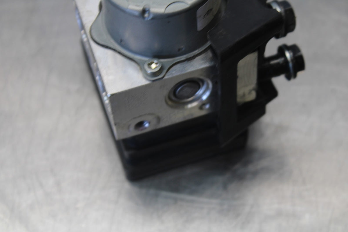 20 TRIUMPH STREET TRIPLE 765 ABS PUMP UNIT MODULE BB864
