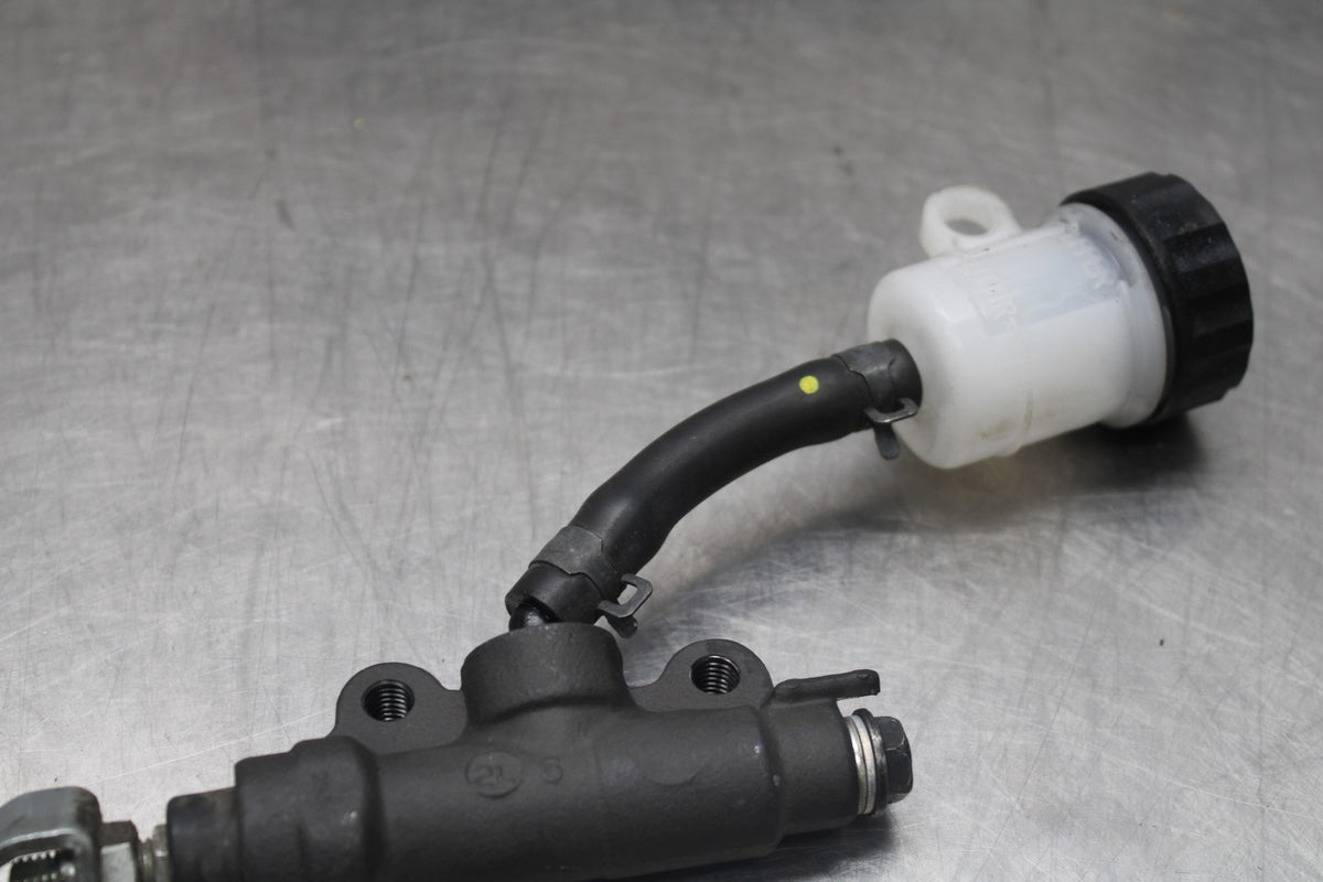 23 KAWASAKI Z900RS REAR BACK BRAKE MASTER CYLINDER W RESERVOIR BB935