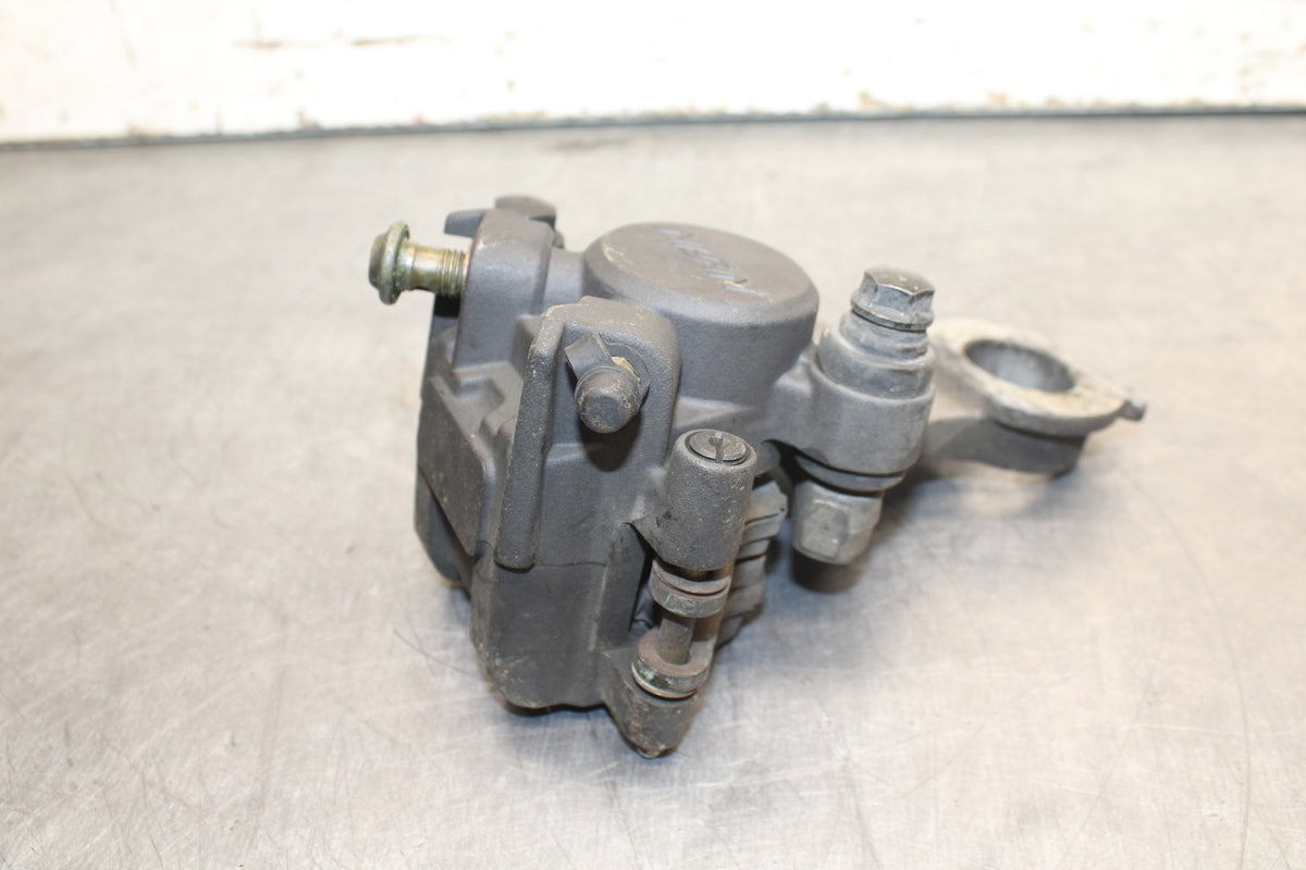 08-09 YAMAHA YZF R6S REAR BACK BRAKE CALIPER W MOUNT BRACKET BB114