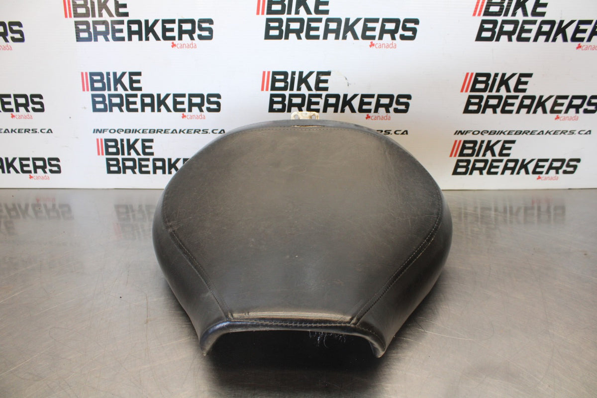 2006 Suzuki Boulevard C90 FRONT DRIVERS SEAT BB849
