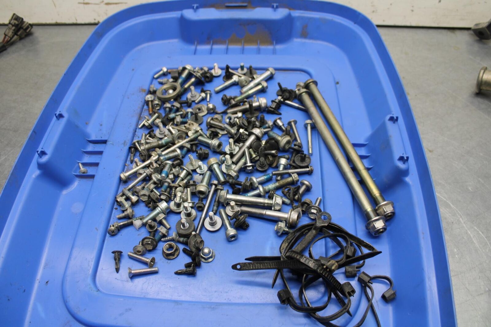 09-16 SUZUKI GSXR1000 MISCELLANEOUS MOUNTING BOLTS HARDWARE SCREWS BB642