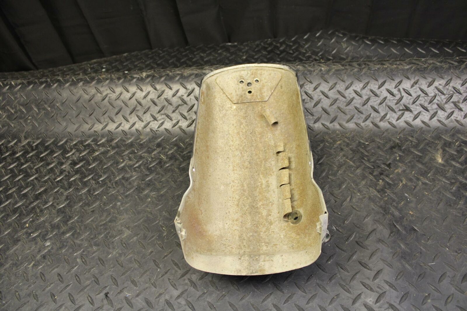 80-81 YAMAHA XS1100 SPECIAL REAR BACK WHEEL FENDER MUD GUARD bb174