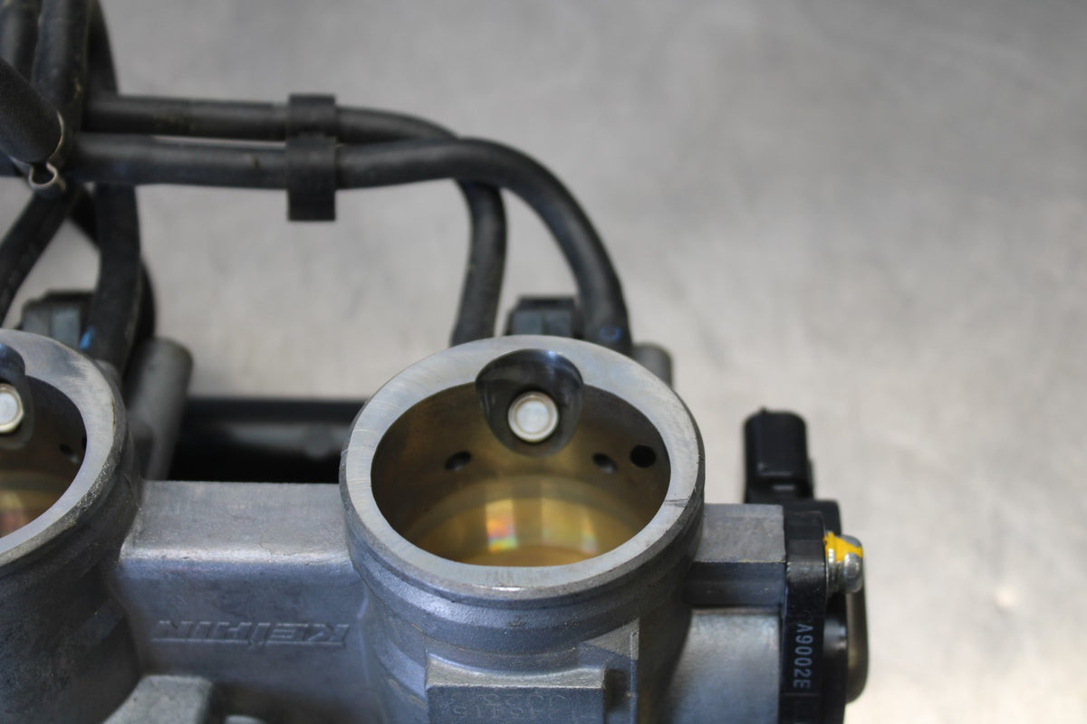 20 TRIUMPH STREET TRIPLE 765 MAIN FUEL INJECTORS / THROTTLE BODIES BB864