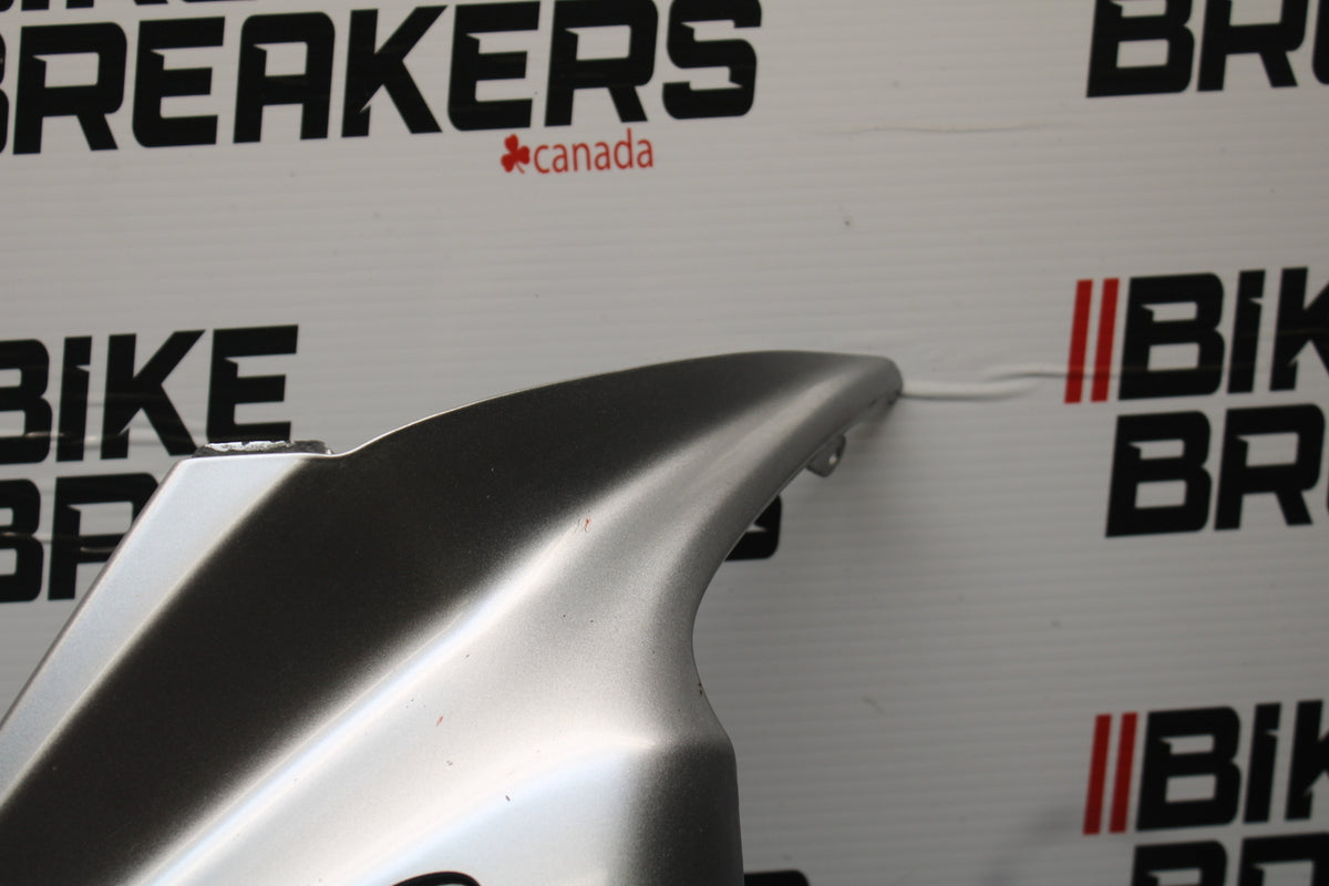 06-07 HONDA CBR1000RR RIGHT MID UPPER SIDE FAIRING COWL  BB166