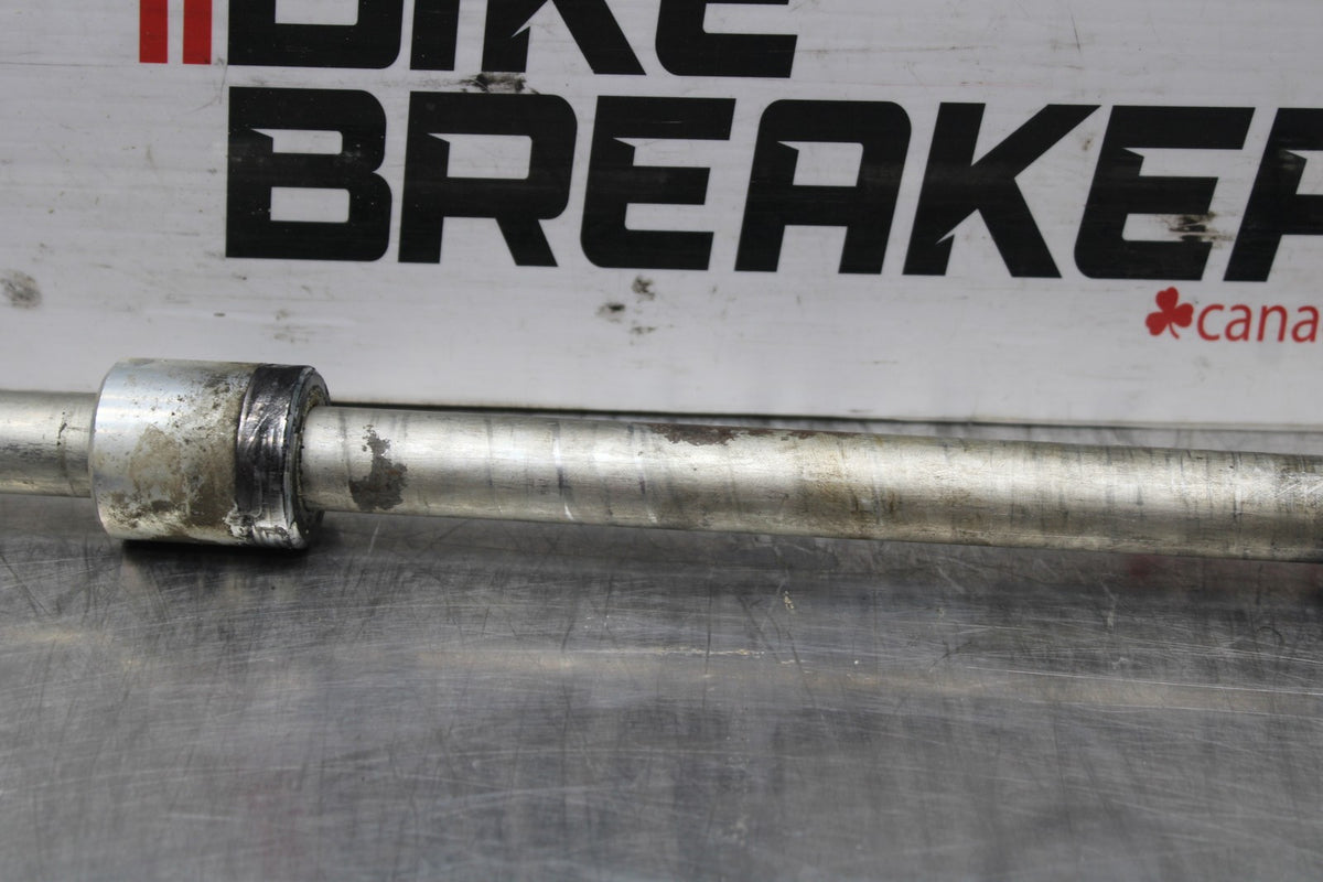06 KAWASAKI VULCAN 900 REAR AXLE BACK WHEEL RIM PIVOT BOLT AXEL BB799