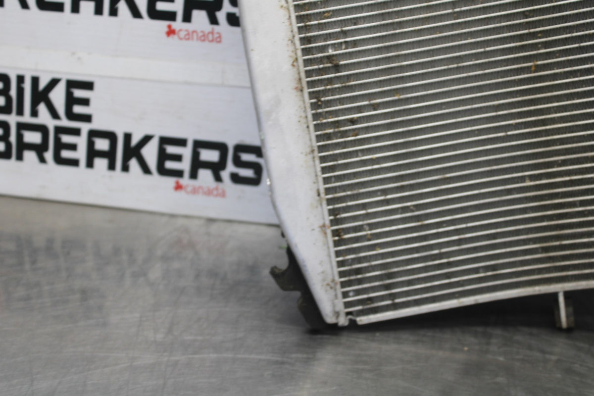 24-25 KAWASAKI NINJA ZX6R ENGINE RADIATOR MOTOR COOLER RADIATER BB939