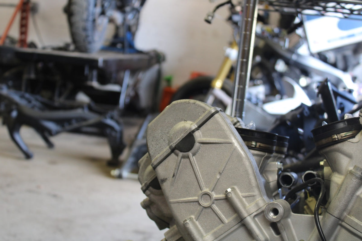16 APRILIA TUONO V4 1100 ENGINE MOTOR BB905