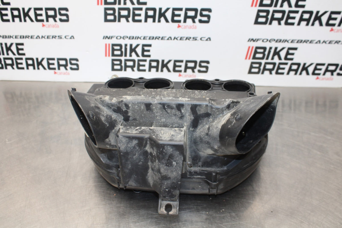11-22 SUZUKI GSXR 600  AIRBOX AIR INTAKE FILTER BOX BB193