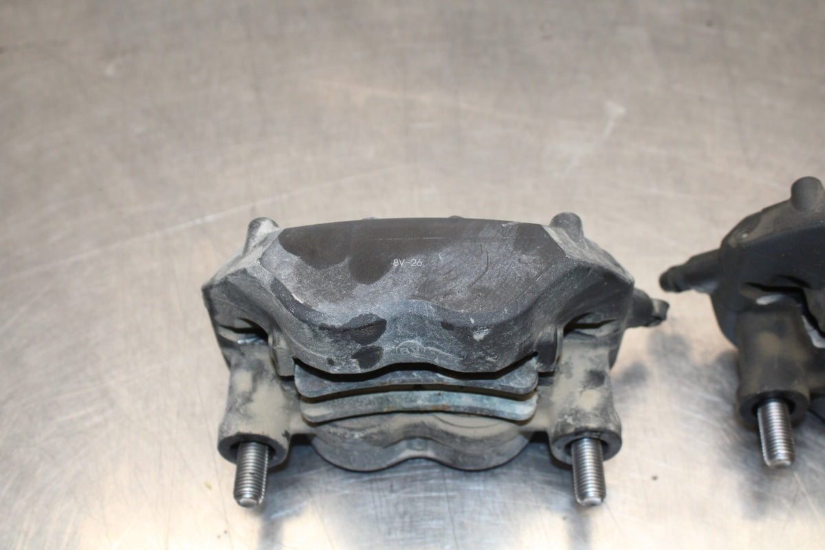 19-23 KAWASAKI NINJA ZX6R RIGHT LEFT FRONT BRAKE CALIPER SET PAIR CALIPERS BB188