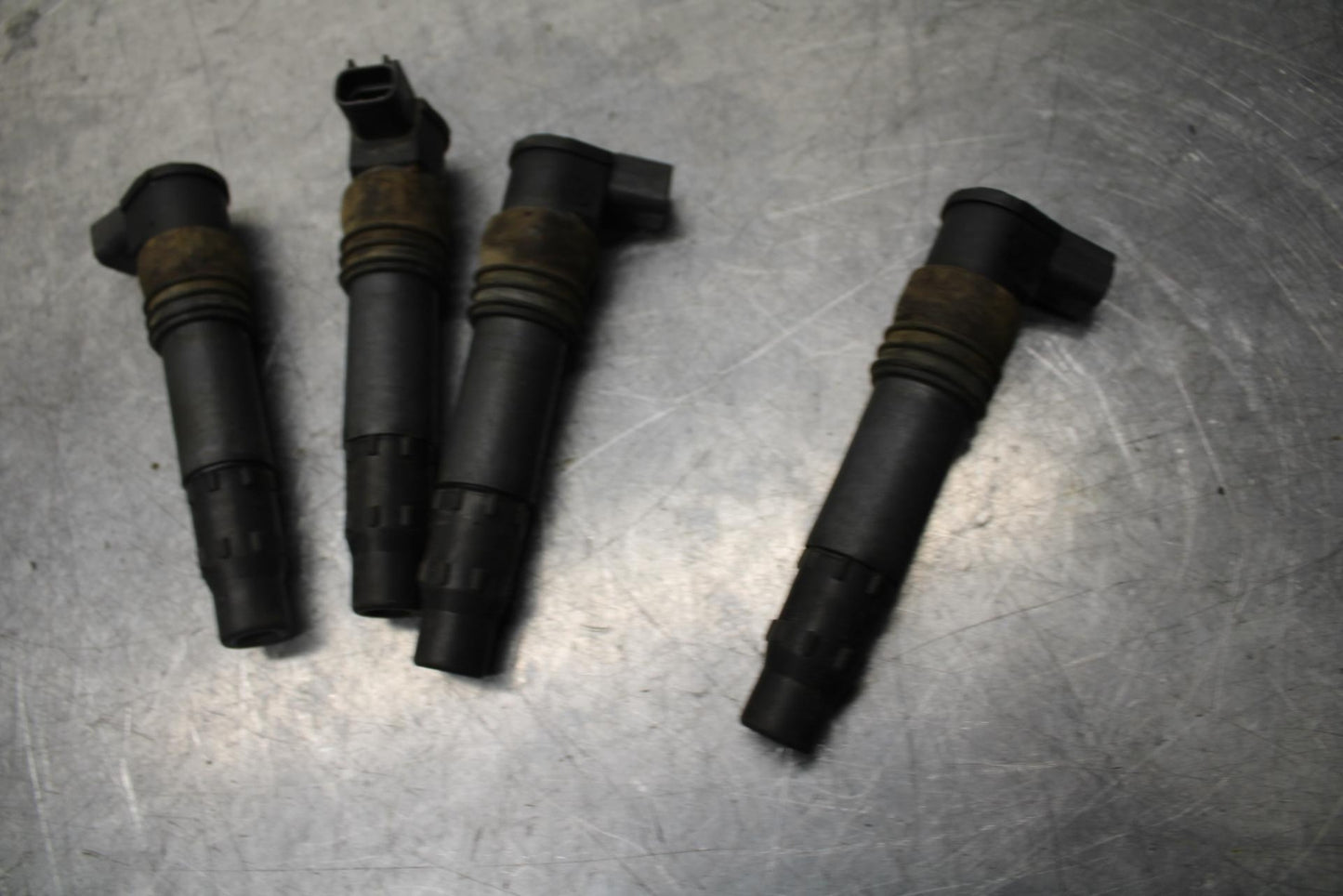 01 SUZUKI GSXR1000 IGNITION  COIL SPARK PLUG CAPS 33410-35F00 33410-35F10 BB100