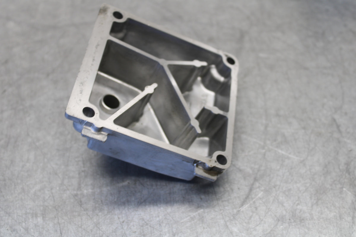 08-09 YAMAHA YZF R6S ENGINE MOTOR CRANKCASE COVER  BB690