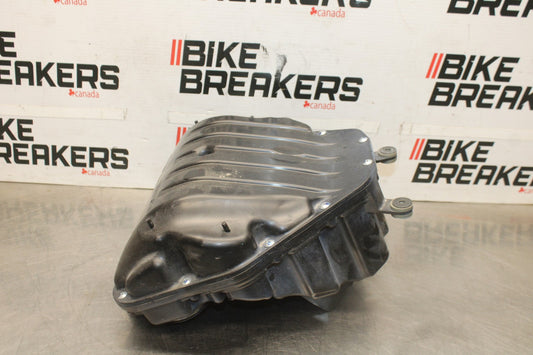 23 KAWASAKI Z900RS AIRBOX AIR INTAKE FILTER BOX BB935