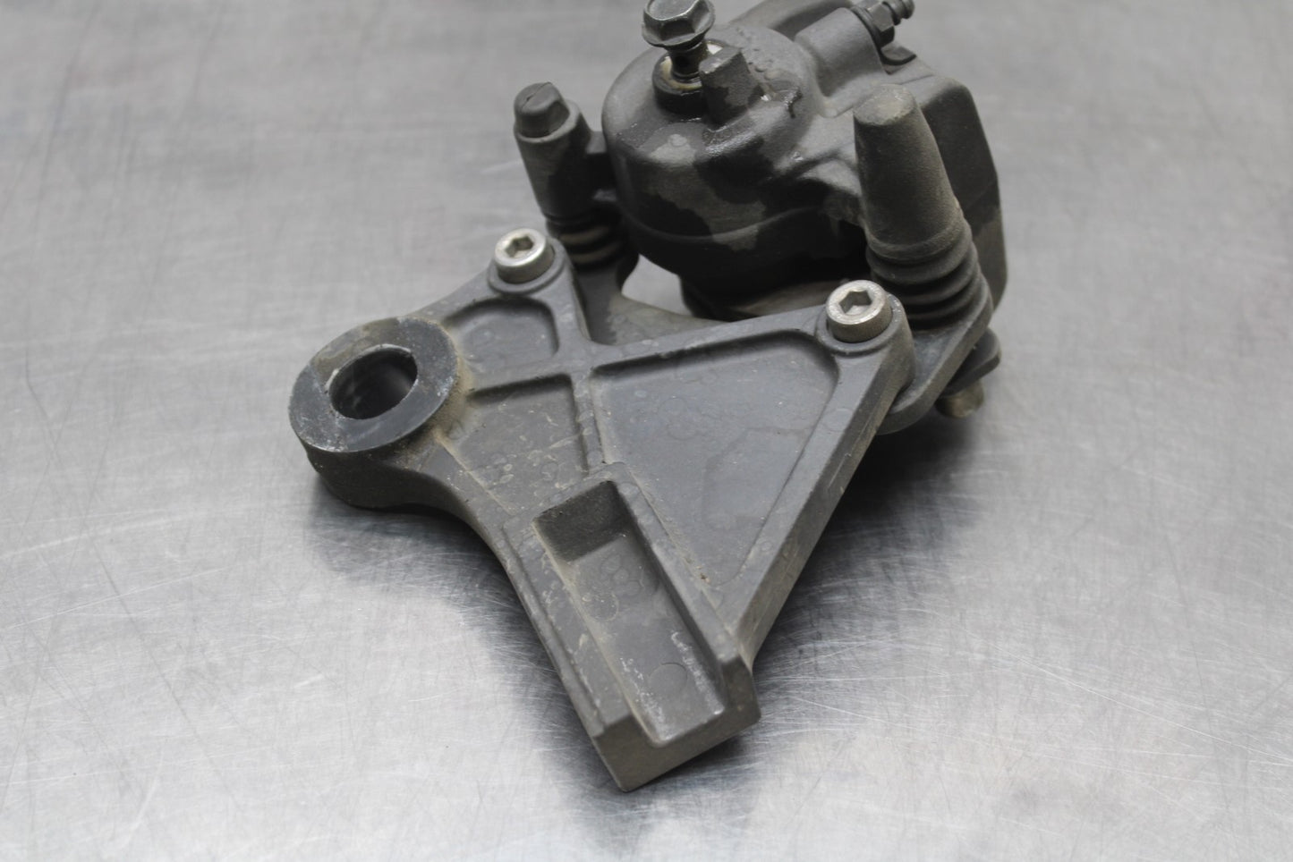 08 KAWASAKI NINJA ZX10R REAR BACK BRAKE CALIPER W MOUNT BRACKET BB201