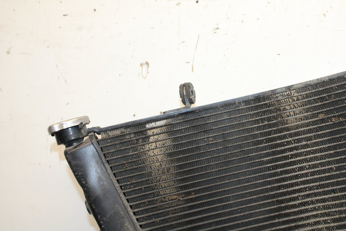 08-10 SUZUKI GSXR 600 ENGINE RADIATOR MOTOR COOLER COOLING RADIATER BB753