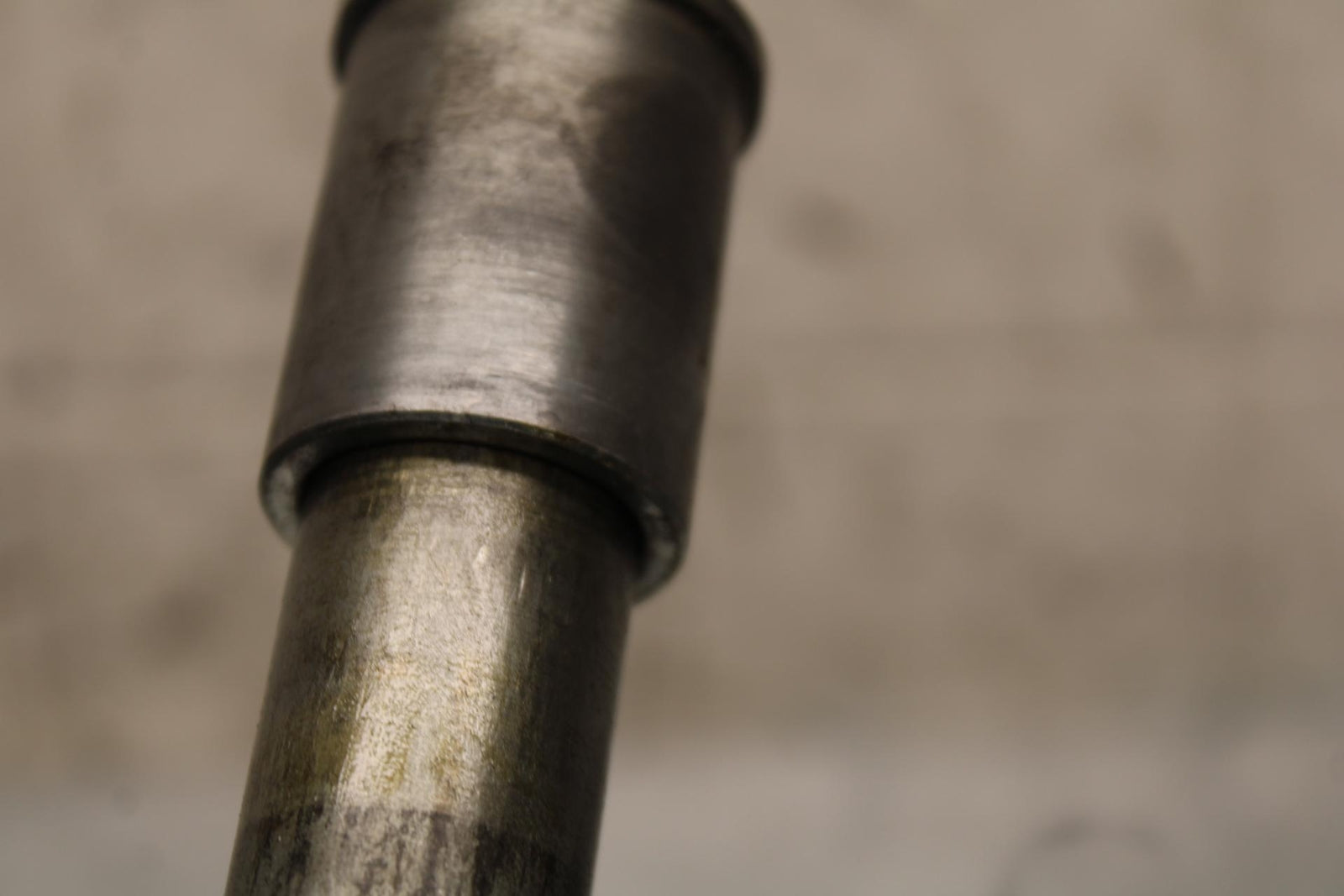 2000 Kawasaki Ninja ZX12R ZX1200A FRONT WHEEL RIM AXLE PIVOT BOLT 41068-1426 BB5