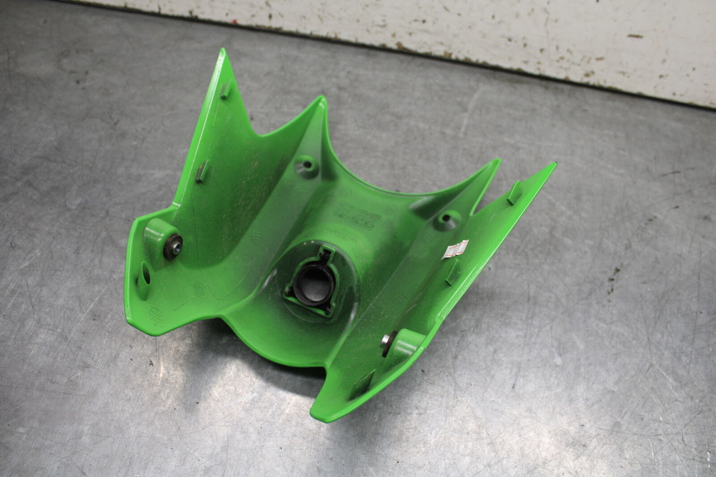 18-24 KAWASAKI NINJA 650 IGNITION TRIM PANEL COVER BB725