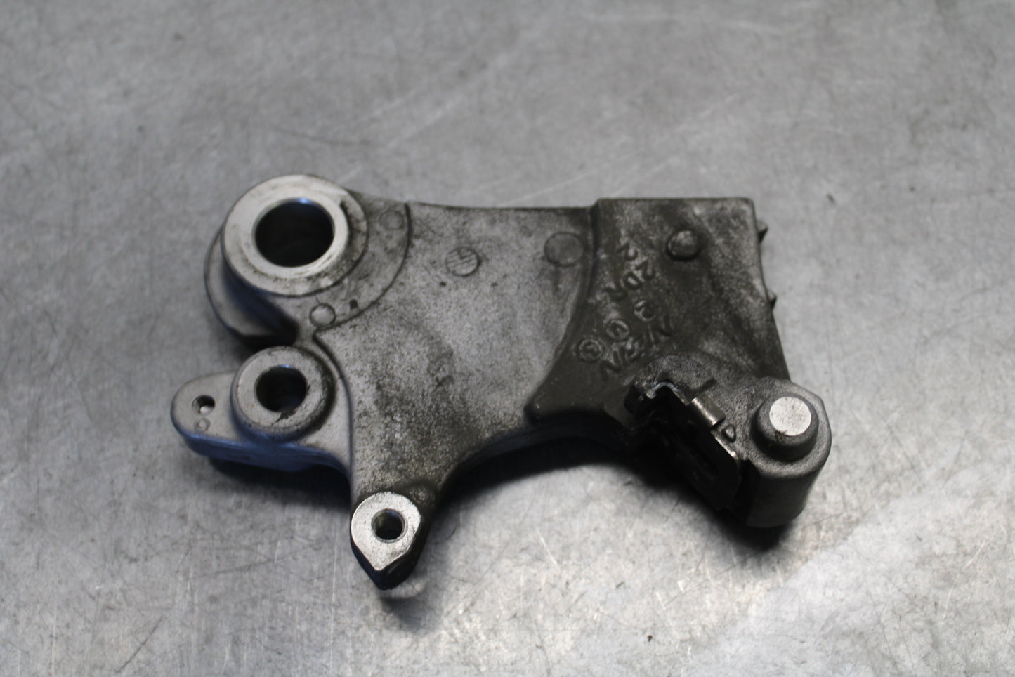 18-24 YAMAHA MT-07 REAR BRAKE CALIPER HANGER BACK MOUNTING BRACKET BB662