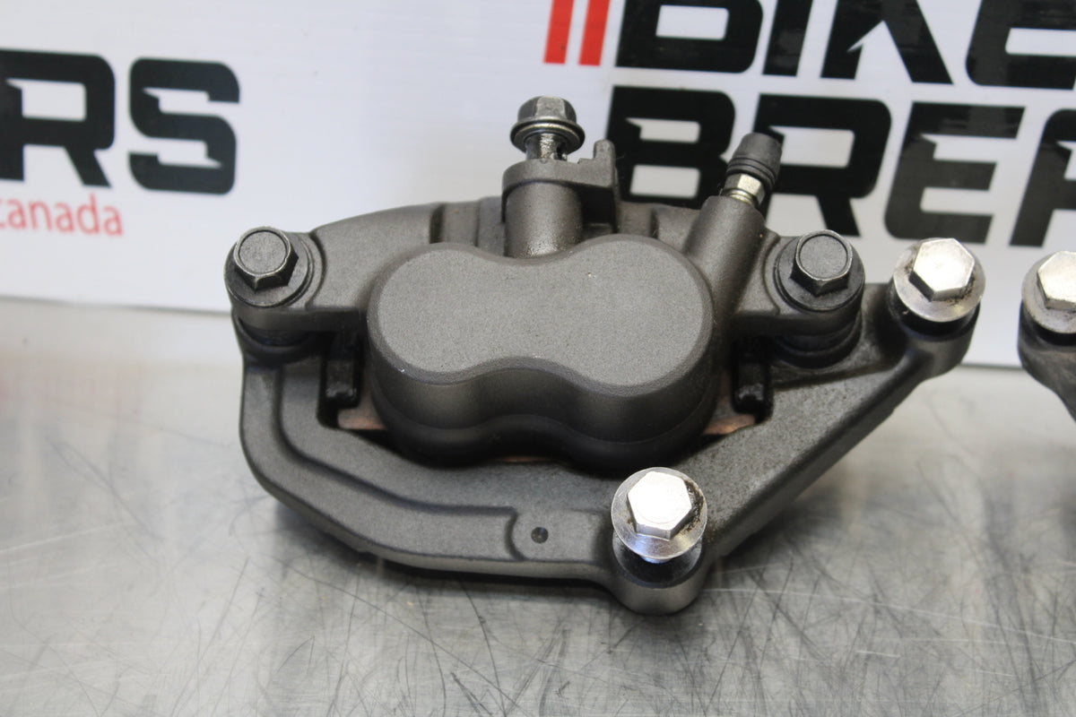09-15 YAMAHA FZ6R RIGHT LEFT FRONT BRAKE CALIPER SET PAIR CALIPERS BB161