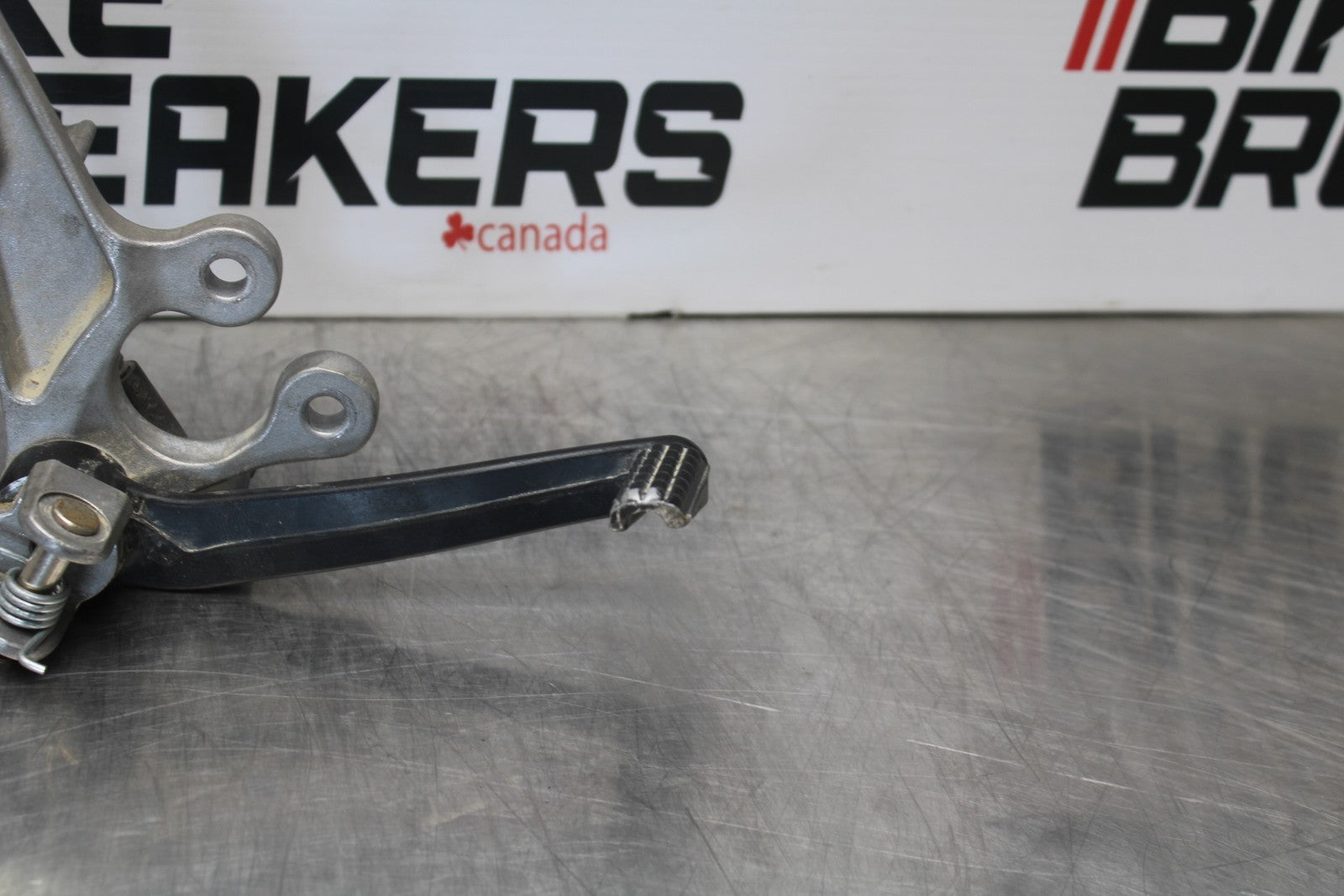 11-22 SUZUKI GSXR 600  RIGHT REARSET REAR SET DRIVER FOOT PEG REST STOP BB193