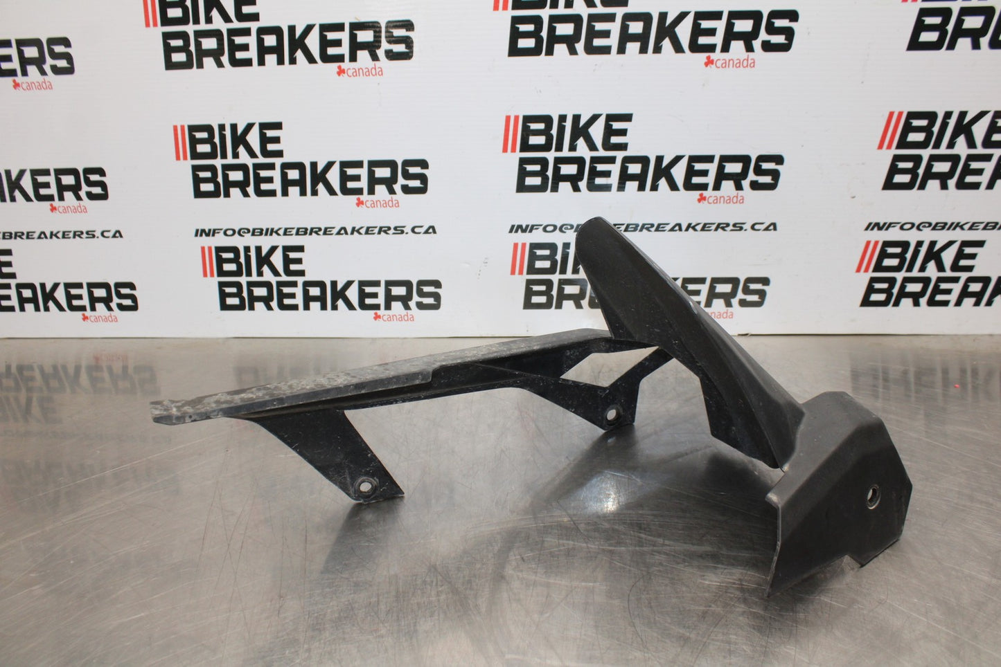 18-23 KAWASAKI NINJA 400 EX400 ABS REAR BACK DRIVE CHAIN GUARD SHIELD BB177