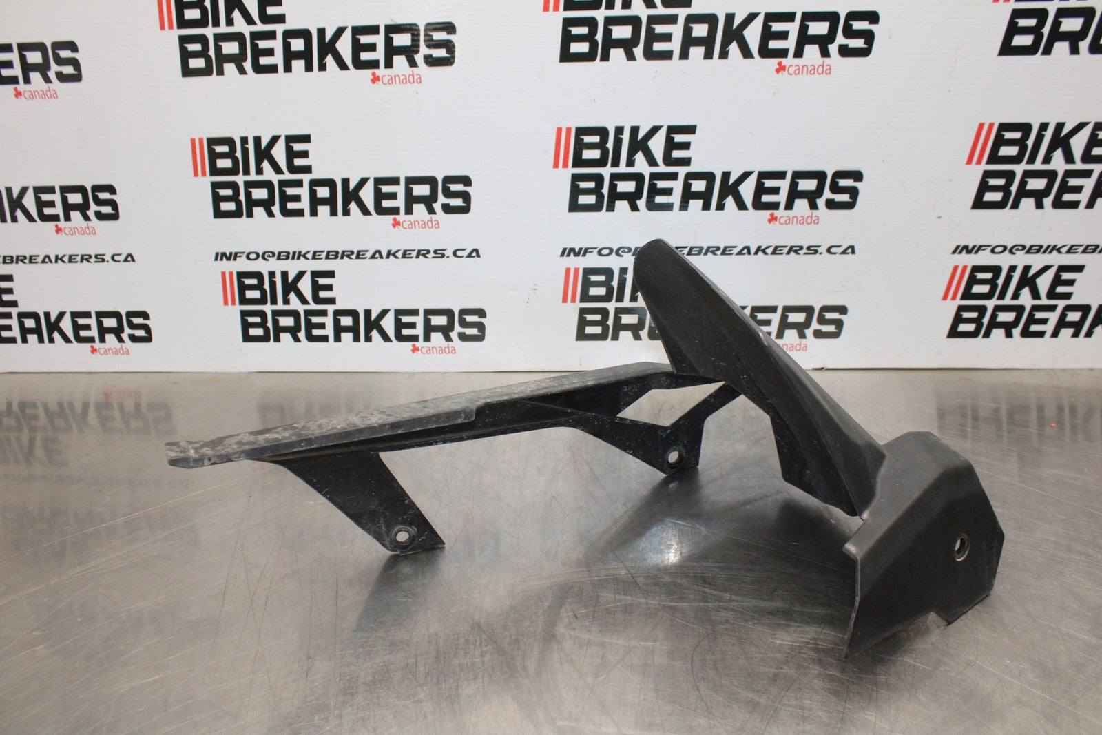 18-23 KAWASAKI NINJA 400 EX400 ABS REAR BACK DRIVE CHAIN GUARD SHIELD BB177