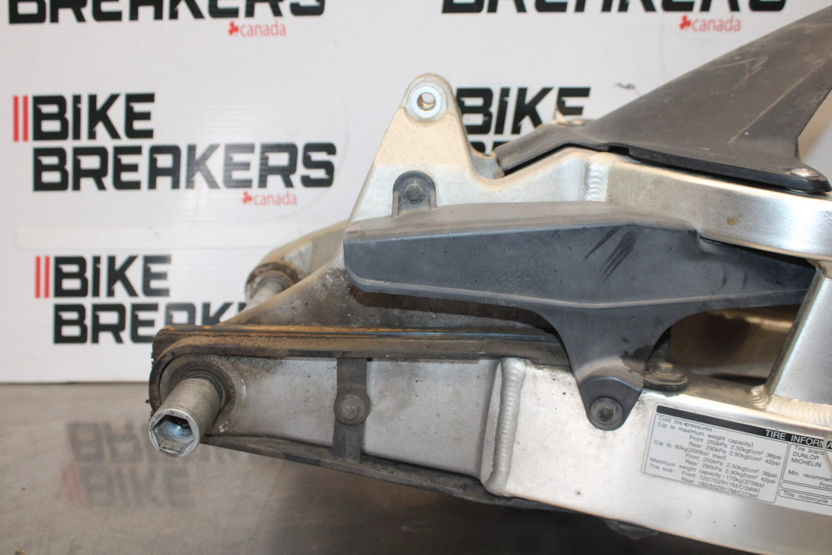05-06 HONDA CBR600RR REAR SWINGARM BACK SUSPENSION SWING ARM BB893