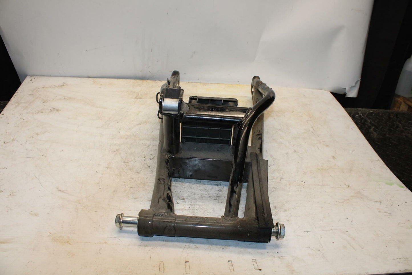 11-12 KAWASAKI NINJA 400 EX400 C REAR SWINGARM BACK SUSPENSION SWING ARM BB358