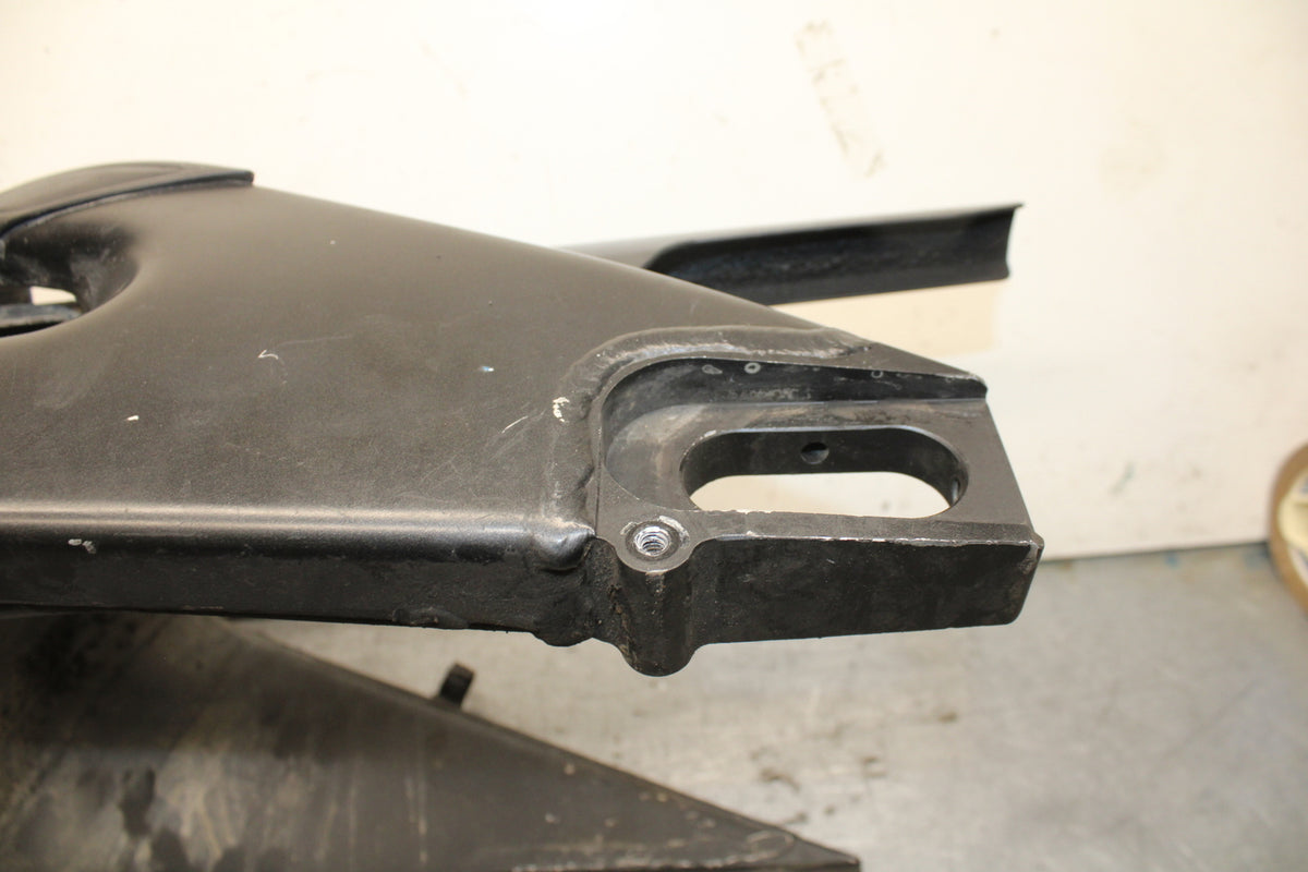 06 YAMAHA YZF R6 REAR SWINGARM BACK SUSPENSION SWING ARM BB716