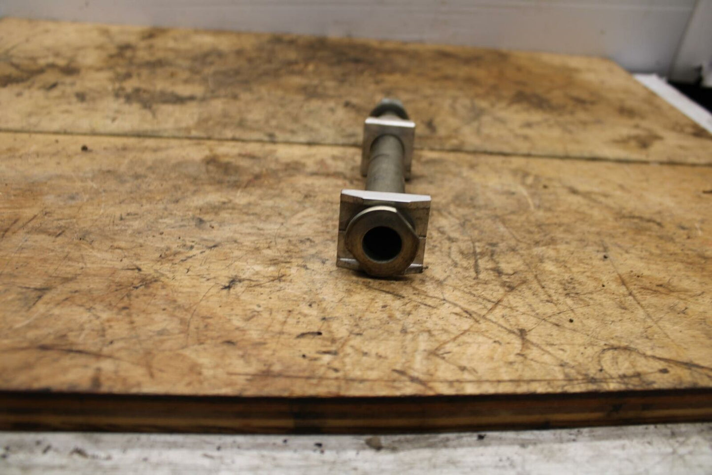 13-18 KAWASAKI NINJA ZX6R REAR AXLE BACK WHEEL RIM PIVOT BOLT AXEL BB342