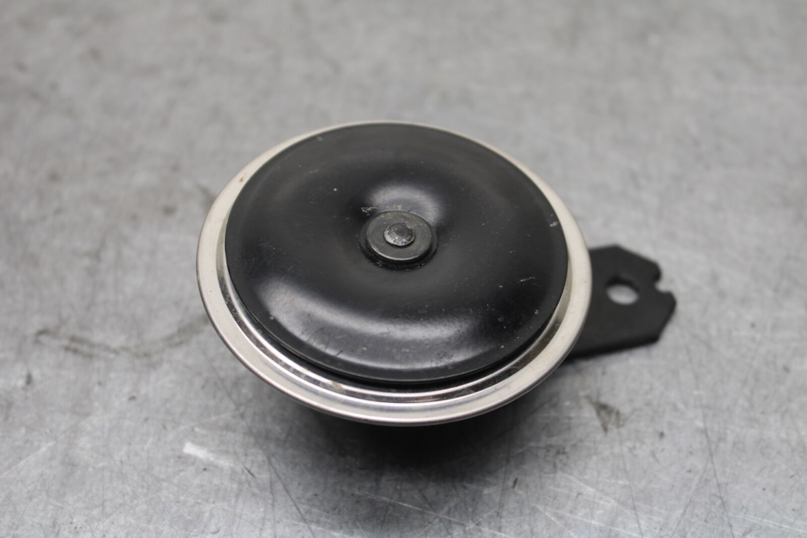 22-24 YAMAHA XSR900 HORN SIGNAL BB683