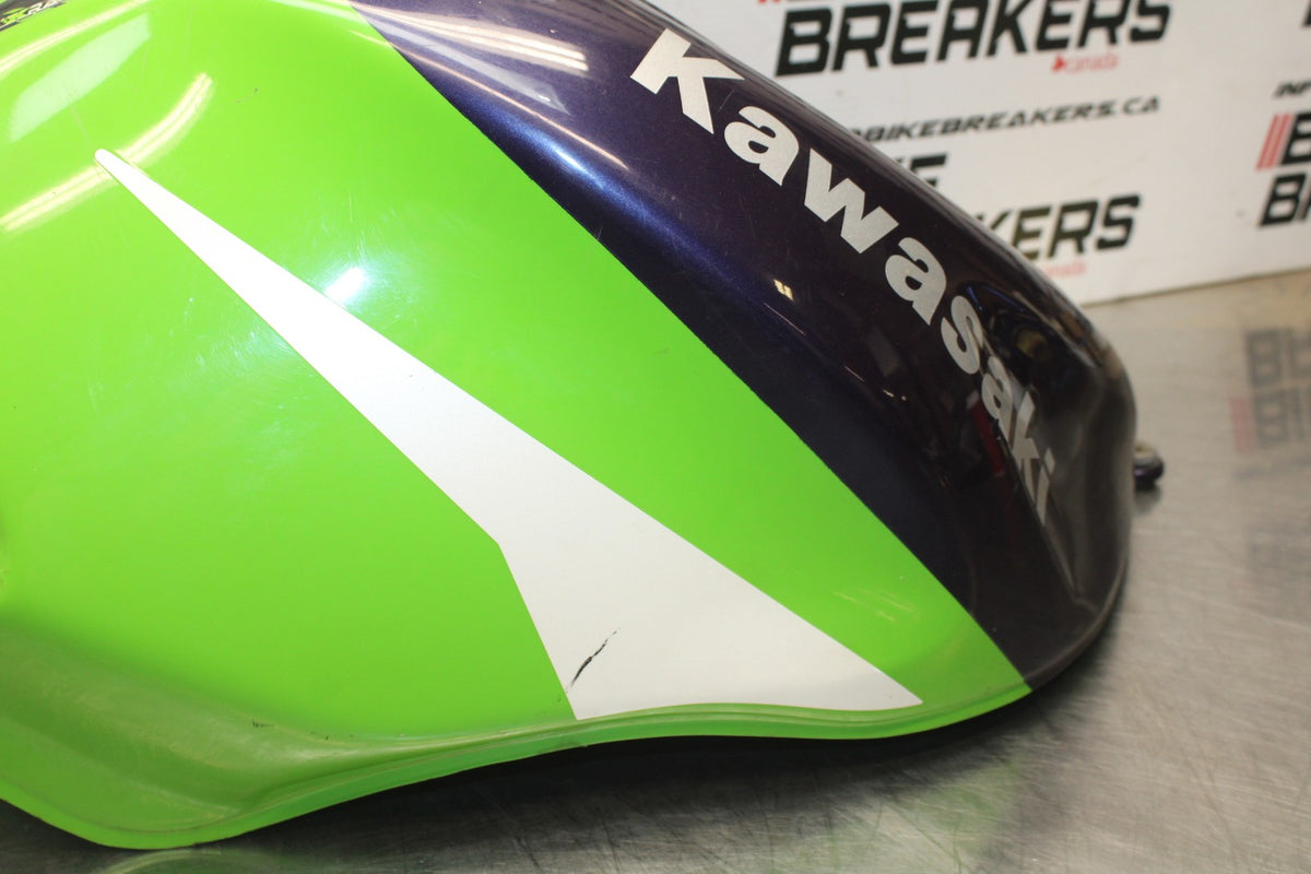 98 KAWASAKI NINJA ZX6 GAS TANK FUEL CELL PETROL RESERVOIR BB870