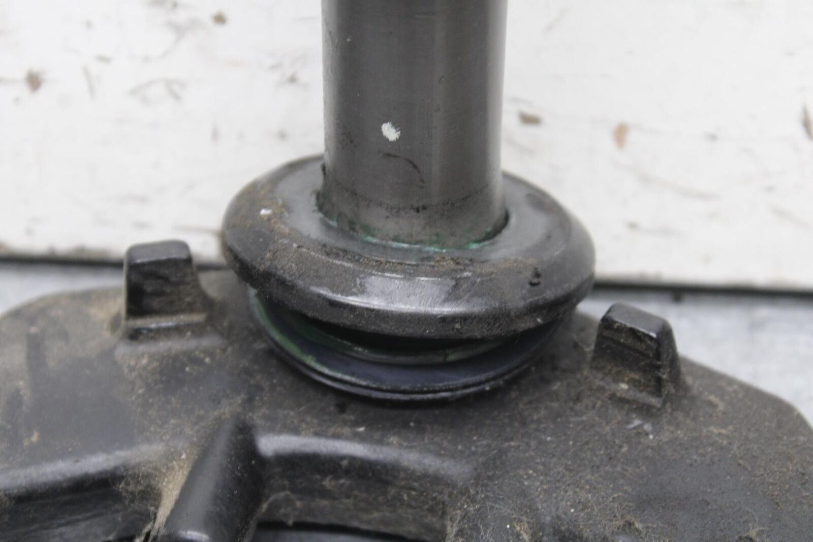 15-16 KAWASAKI EX300 FRONT FORKS CLAMP LOWER TRIPLE TREE STEM BB635