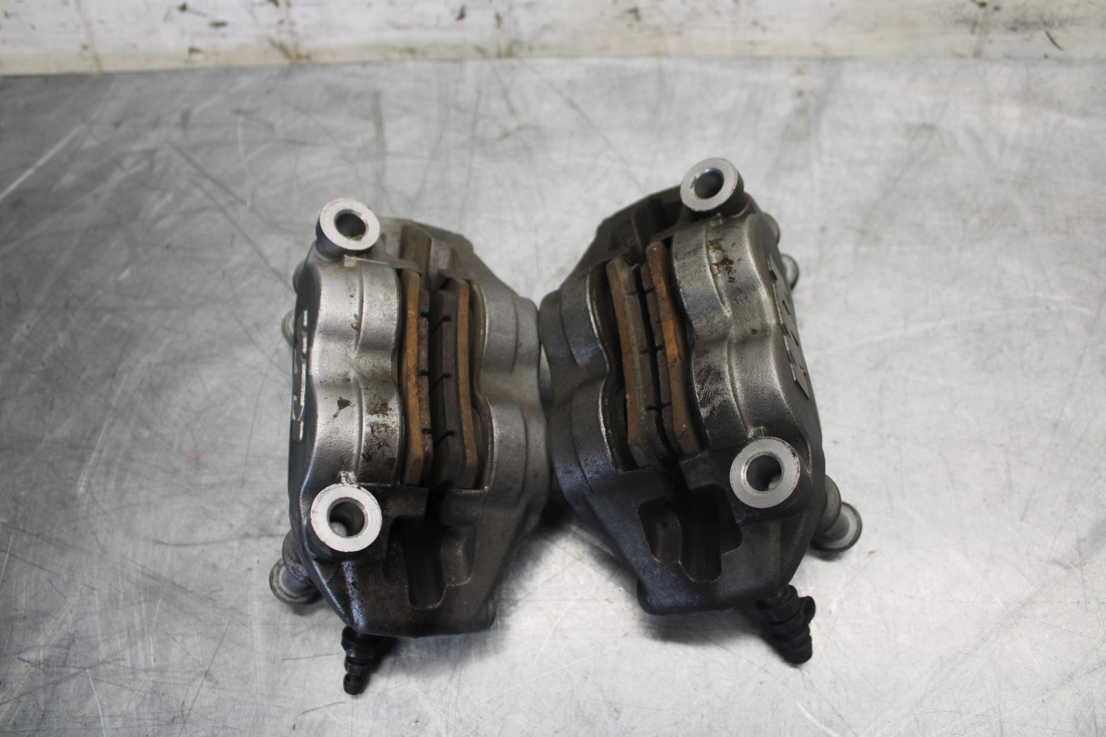22 KTM 890 ADVENTURE   RIGHT LEFT FRONT BRAKE CALIPER SET PAIR CALIPERS BB514