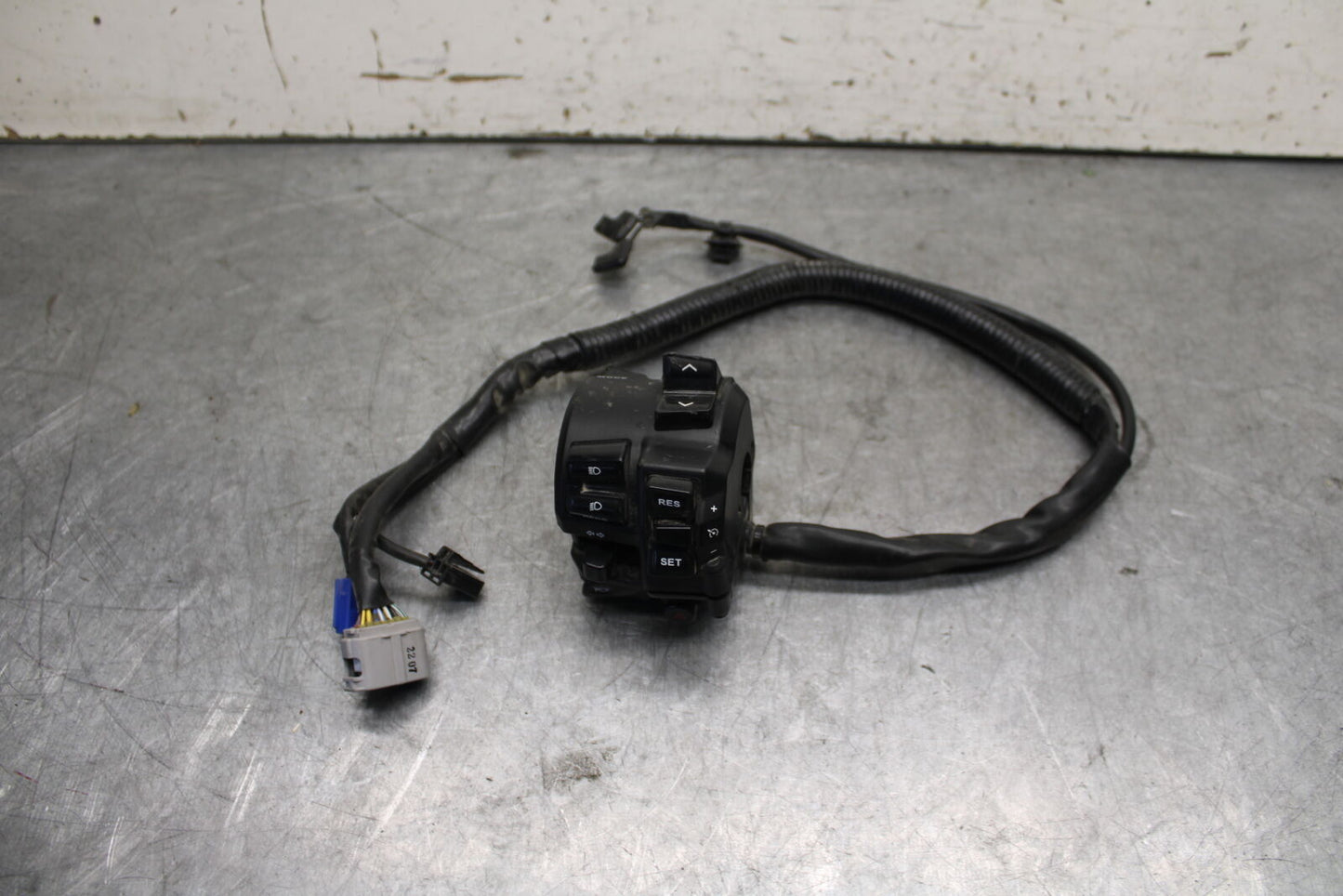 22-24 YAMAHA XSR900 LEFT CLIP ON HANDLE HORN SIGNALS SWITCH SWITCHES BB683