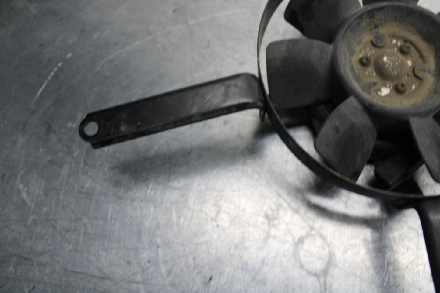 89-90 YAMAHA FZR600 ENGINE RADIATOR COOLING FAN BB76