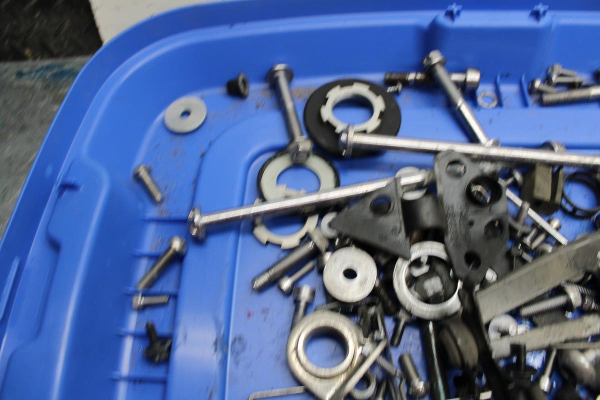17-21 TRIUMPH STREET TRIPPLE R ABS ENGINE LEFTOVER BOLTS HARDWARE MOTOR  bb452