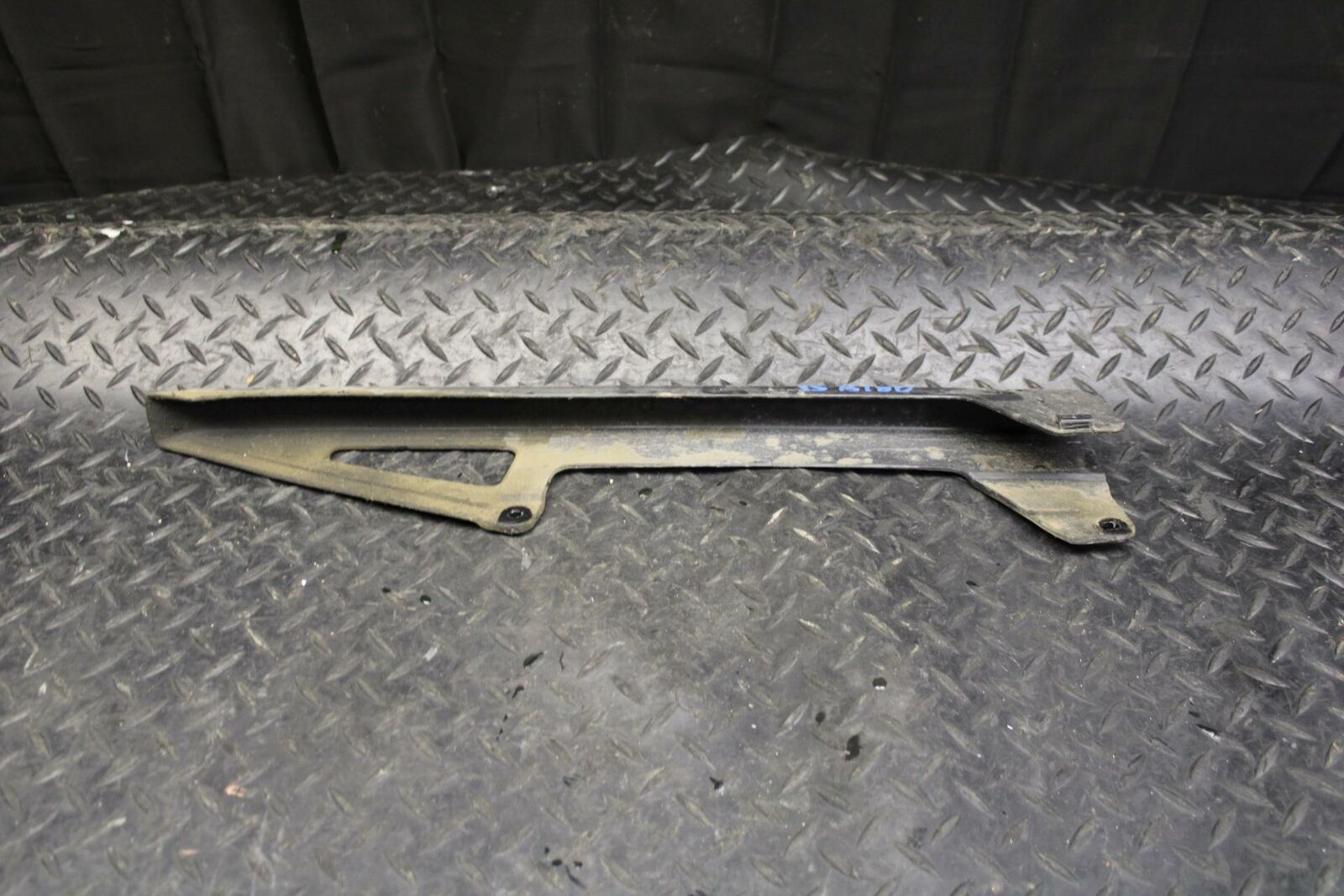 08 HONDA CBR125R REAR BACK DRIVE CHAIN GUARD COVER SHIELD BB180