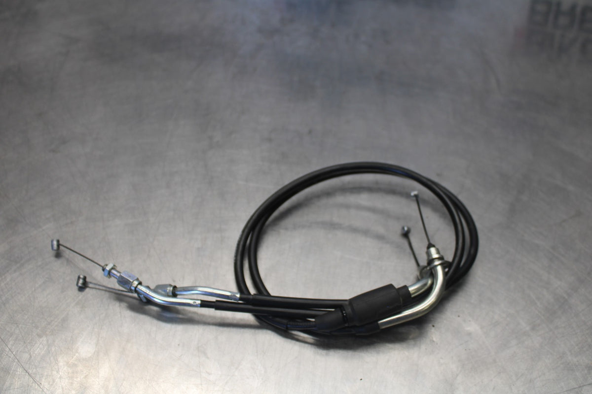 18 SUZUKI GSXR750 THROTTLE CABLES LINES BB891