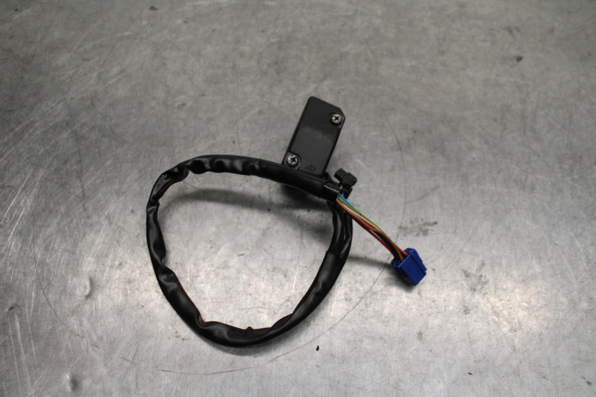07-08 YAMAHA YZF R1 RIGHT CLIP ON HANDLE KILL OFF START SWITCH SWITCHES BB120