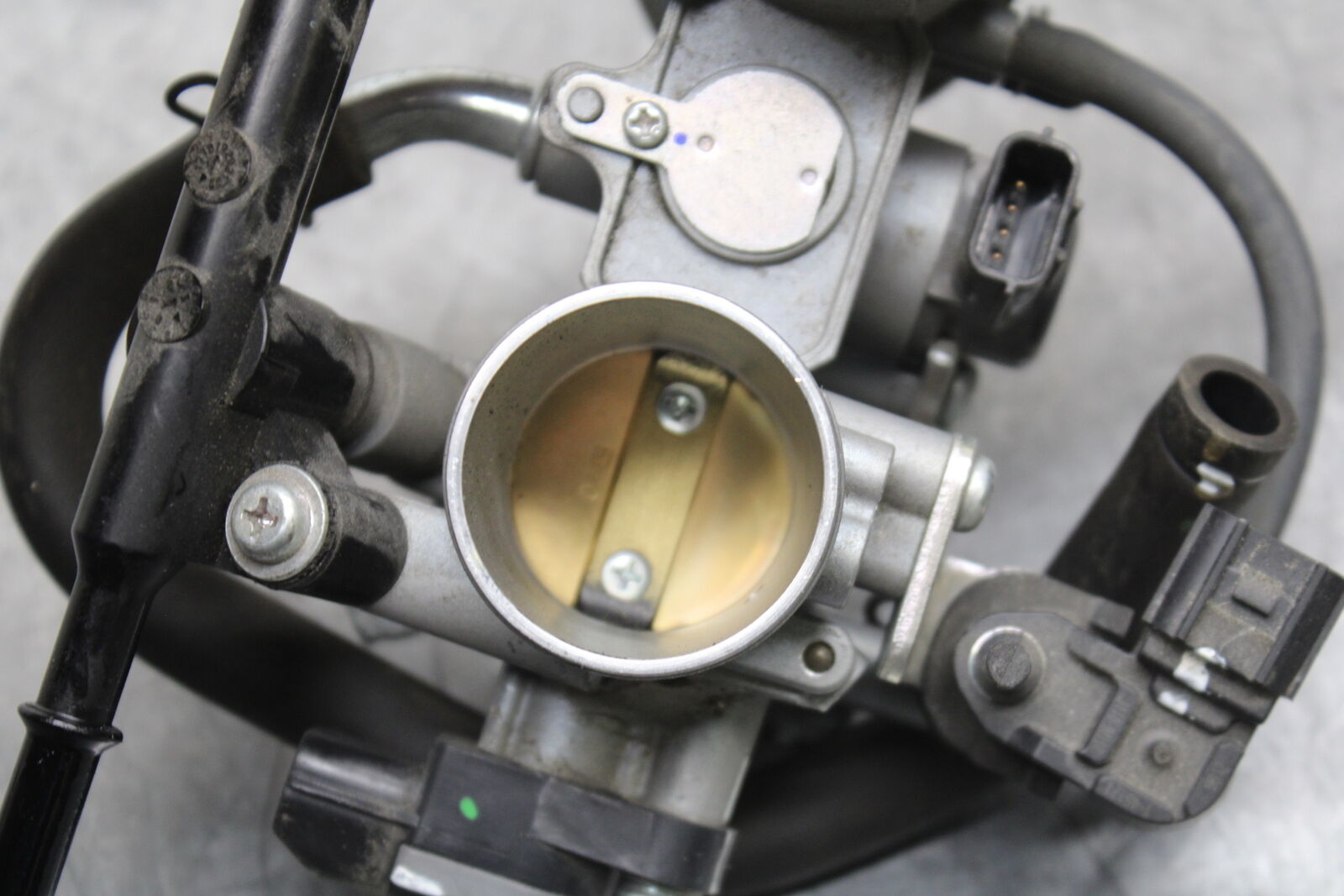 19-22 KAWASAKI Z400 MAIN FUEL INJECTORS / THROTTLE BODIES BB738