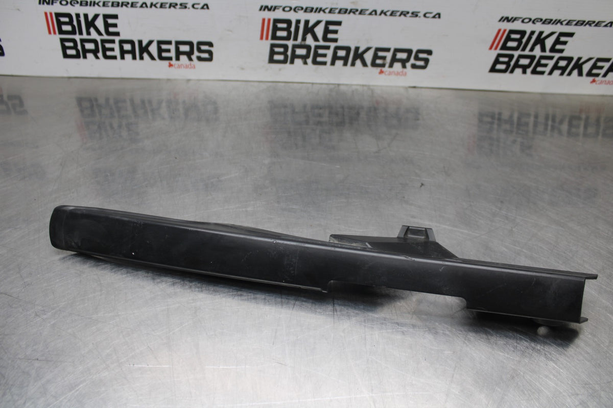 06-07 SUZUKI GSXR 600 REAR BACK DRIVE CHAIN GUARD COVER SHIELD BB822