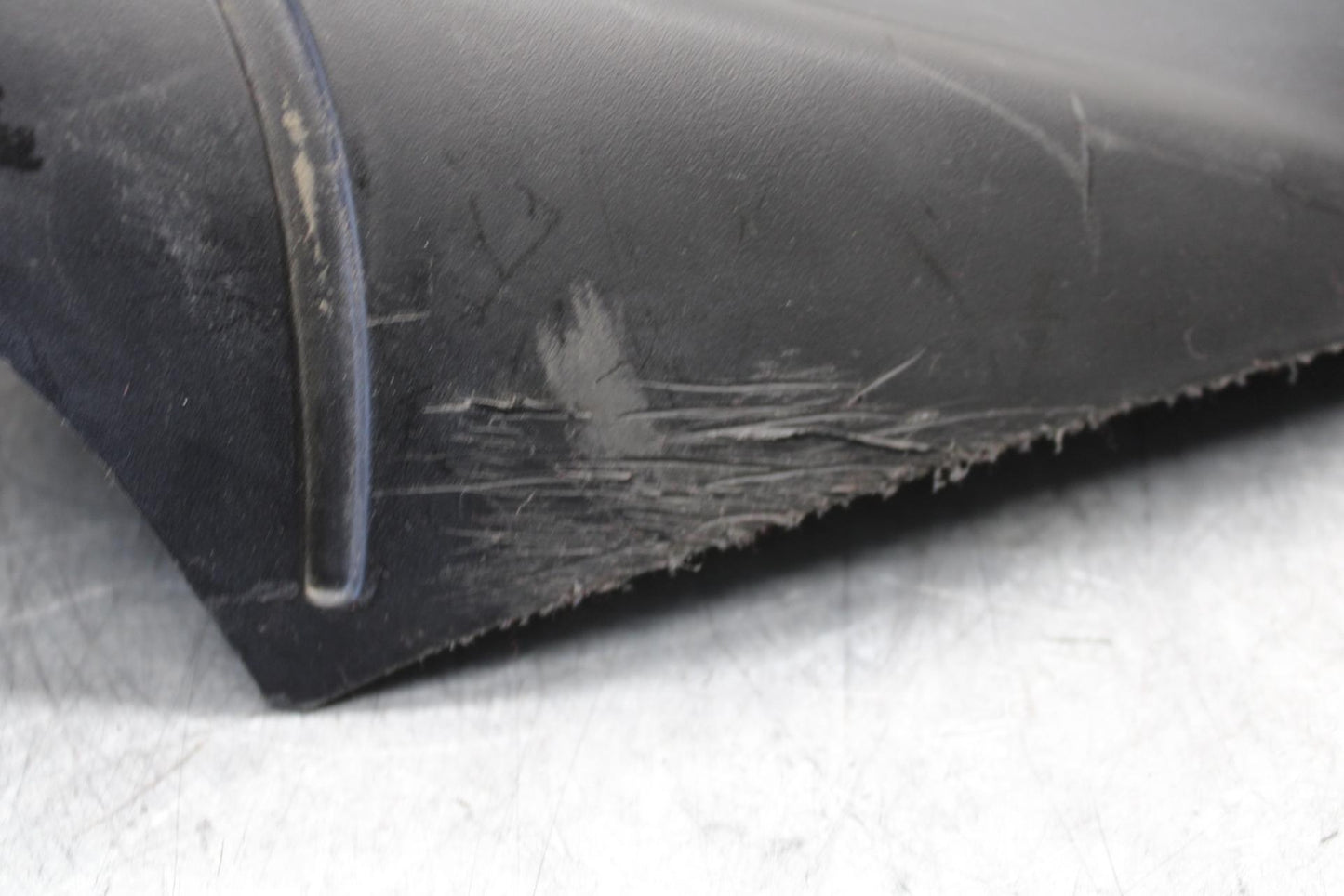 2016 Aprilia Tuono V4 1100 RR ABS REAR BACK WHEEL TIRE HUGGER FENDER 858782 BB53
