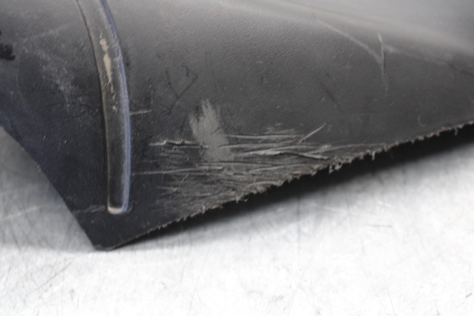 2016 Aprilia Tuono V4 1100 RR ABS REAR BACK WHEEL TIRE HUGGER FENDER 858782 BB53