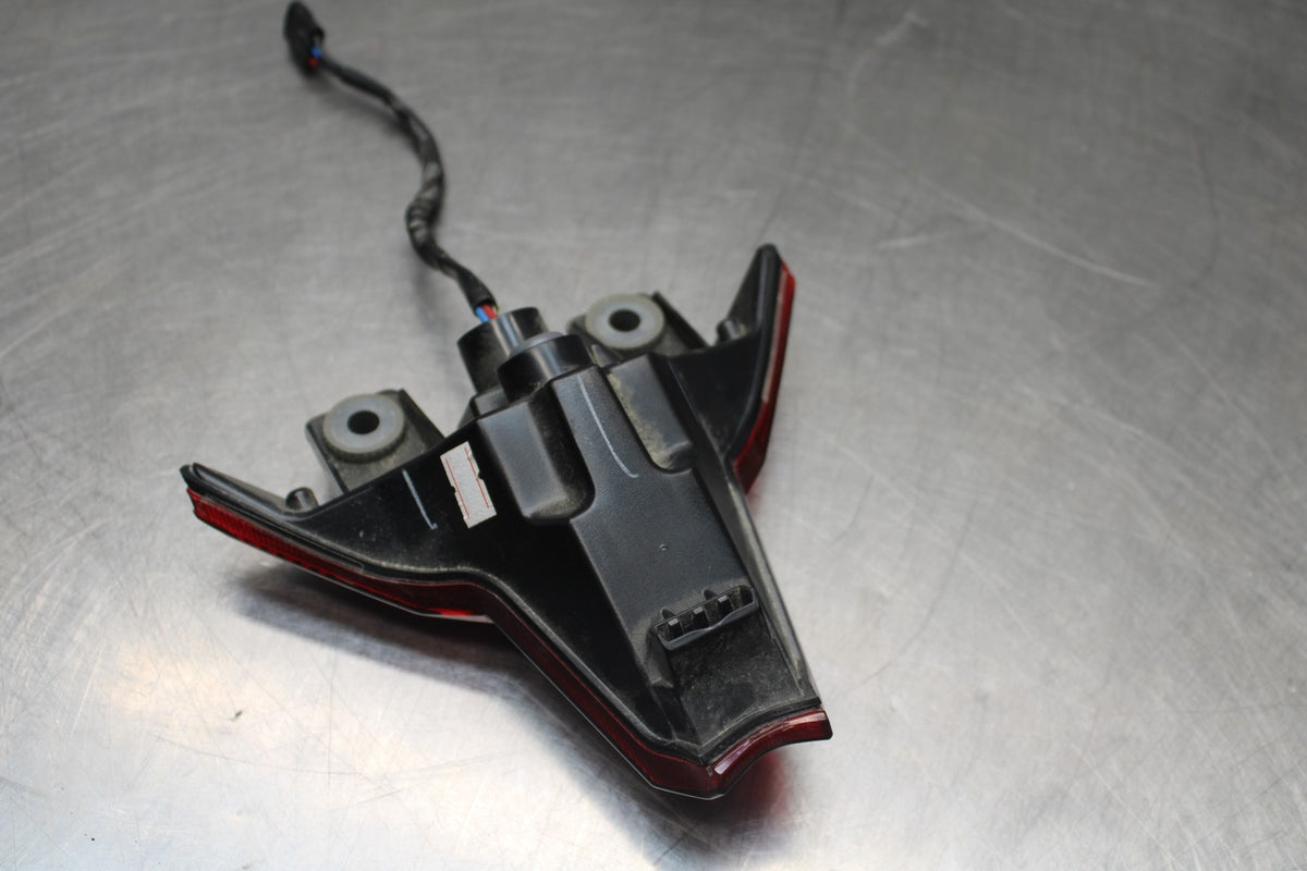 18-26 KAWASAKI Z400 REAR TAIL TAILLIGHT BACK BRAKE LIGHT BB852