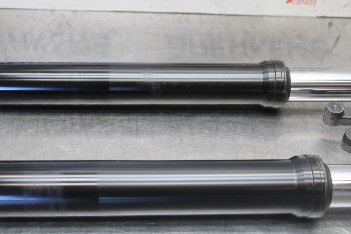 25 KAWASAKI Z900 FRONT FORKS SHOCK SUSPENSION SET PAIR BB928