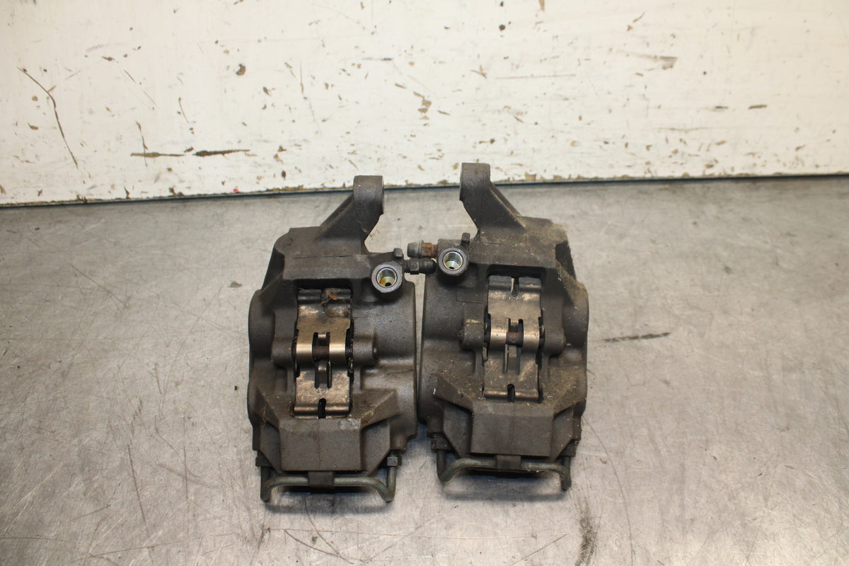96-07 YAMAHA YZF600R RIGHT LEFT FRONT BRAKE CALIPER SET PAIR CALIPERS  BB746