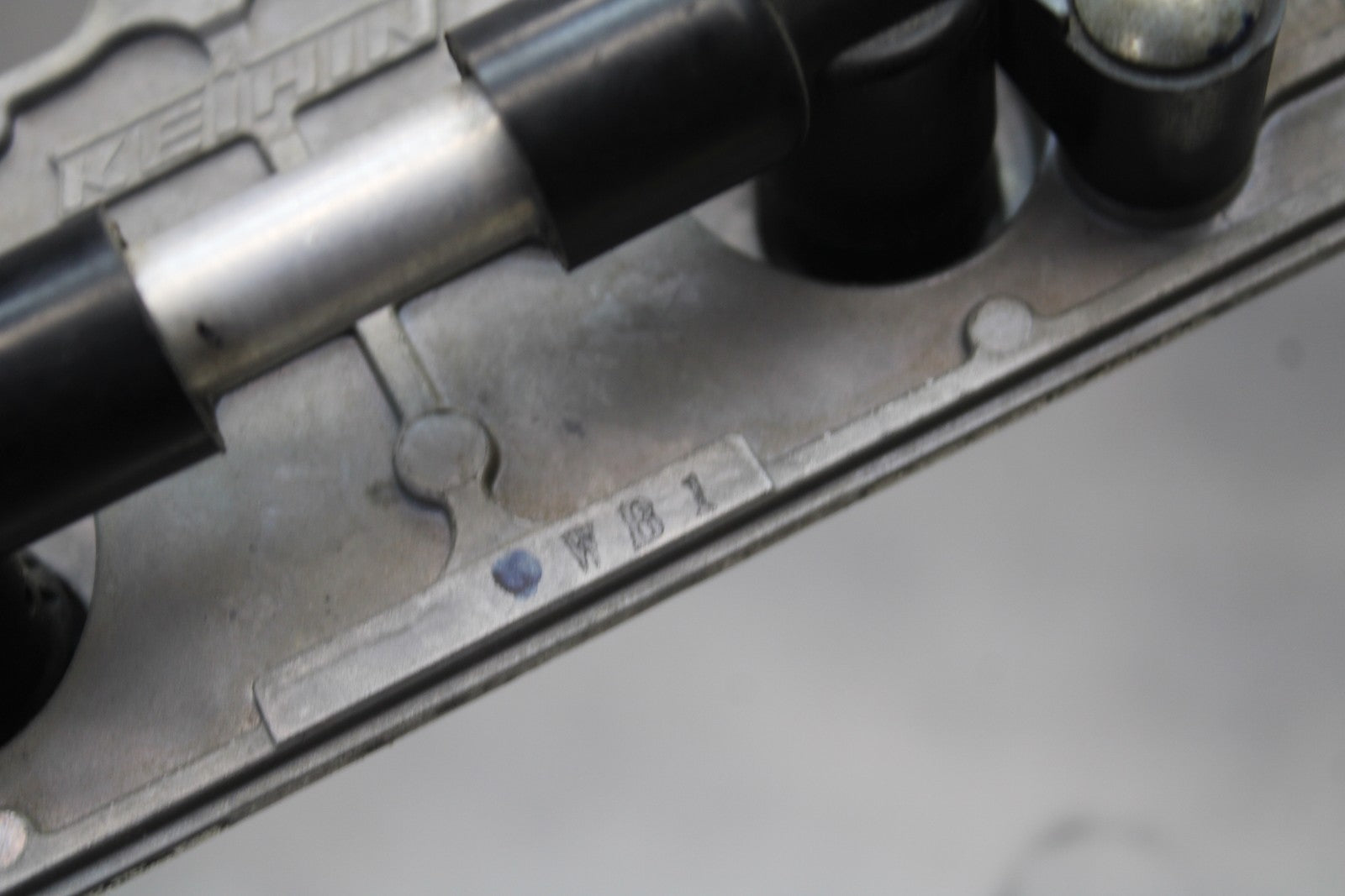 07-08 KAWASAKI NINJA ZX6R SECONDARY FUEL INJECTORS TOP AIRBOX GAS RAIL BB203