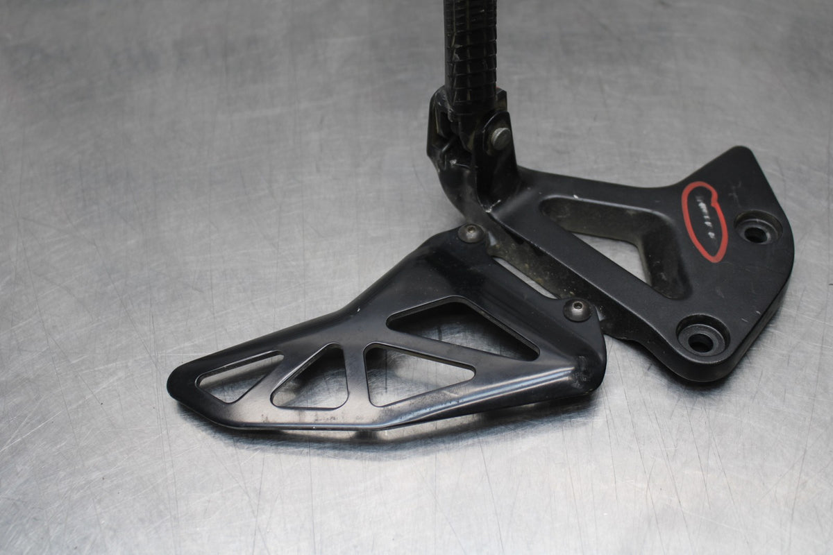 24-25 SUZUKI GSXR1000 LEFT REARSET REAR SET DRIVER FOOT PEG REST STOP BB767